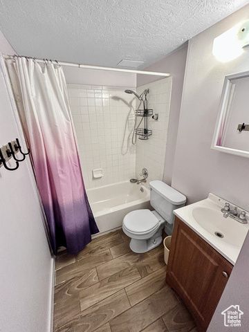 2270 W 5500 S, Roy, UT 84067