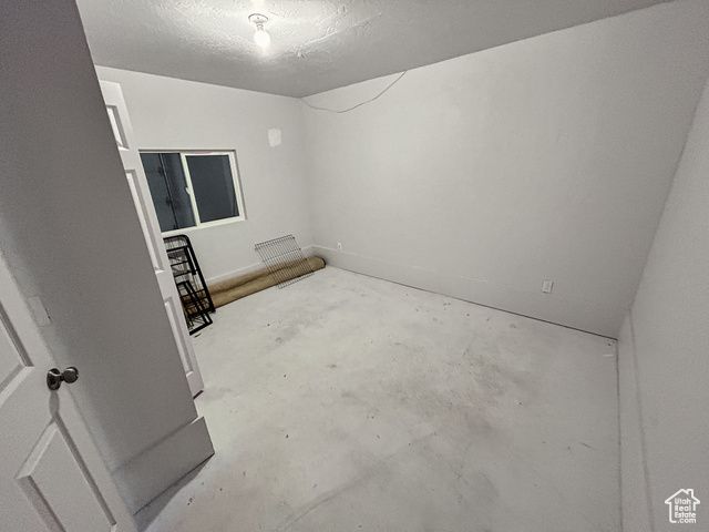 2270 W 5500 S, Roy, UT 84067