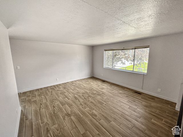 2270 W 5500 S, Roy, UT 84067