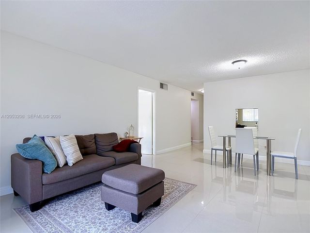 7722 Camino Real E304, Miami, FL 33143