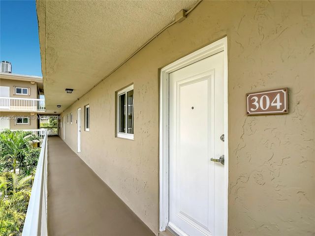 7722 Camino Real E304, Miami, FL 33143