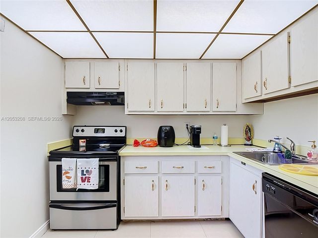 7722 Camino Real E304, Miami, FL 33143