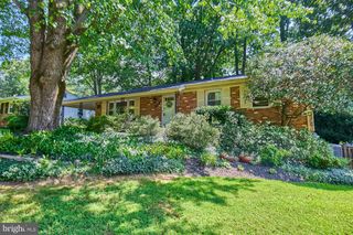 5009 LONE OAK PL, Fairfax, VA 22032