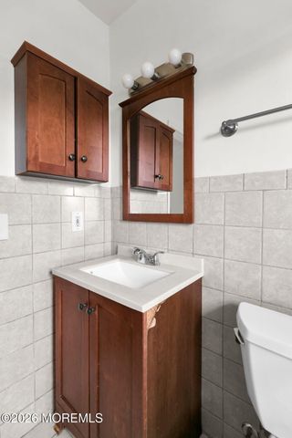 15 Azalea Court B, Eatontown, NJ 07724