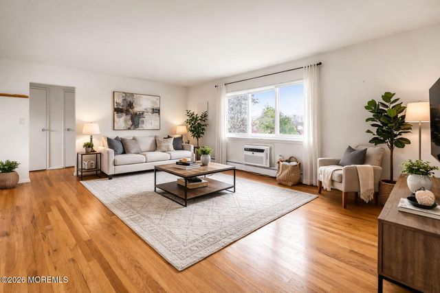 15 Azalea Court B, Eatontown, NJ 07724