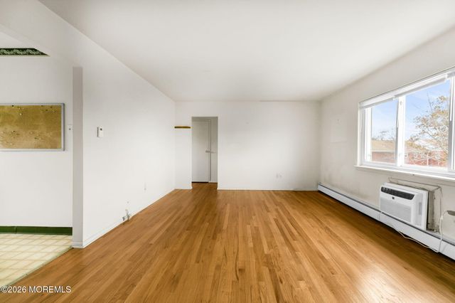 15 Azalea Court B, Eatontown, NJ 07724