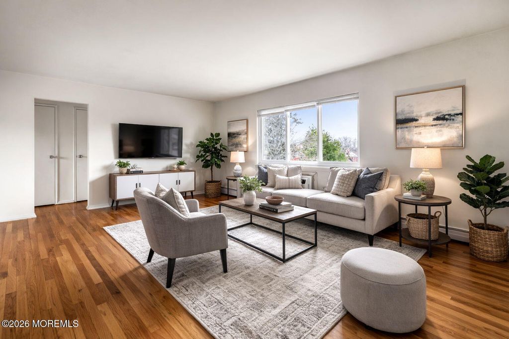 15 Azalea Court B, Eatontown, NJ 07724