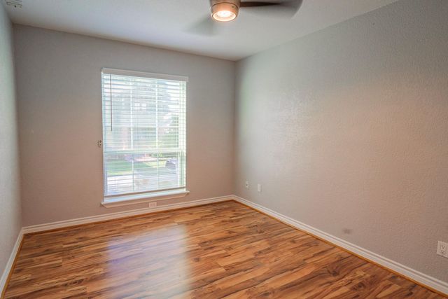 1880 White Oak Drive 176, Houston, TX 77009