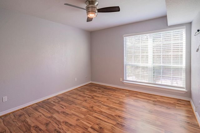 1880 White Oak Drive 176, Houston, TX 77009