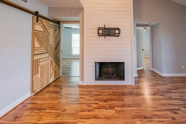 1880 White Oak Drive 176, Houston, TX 77009