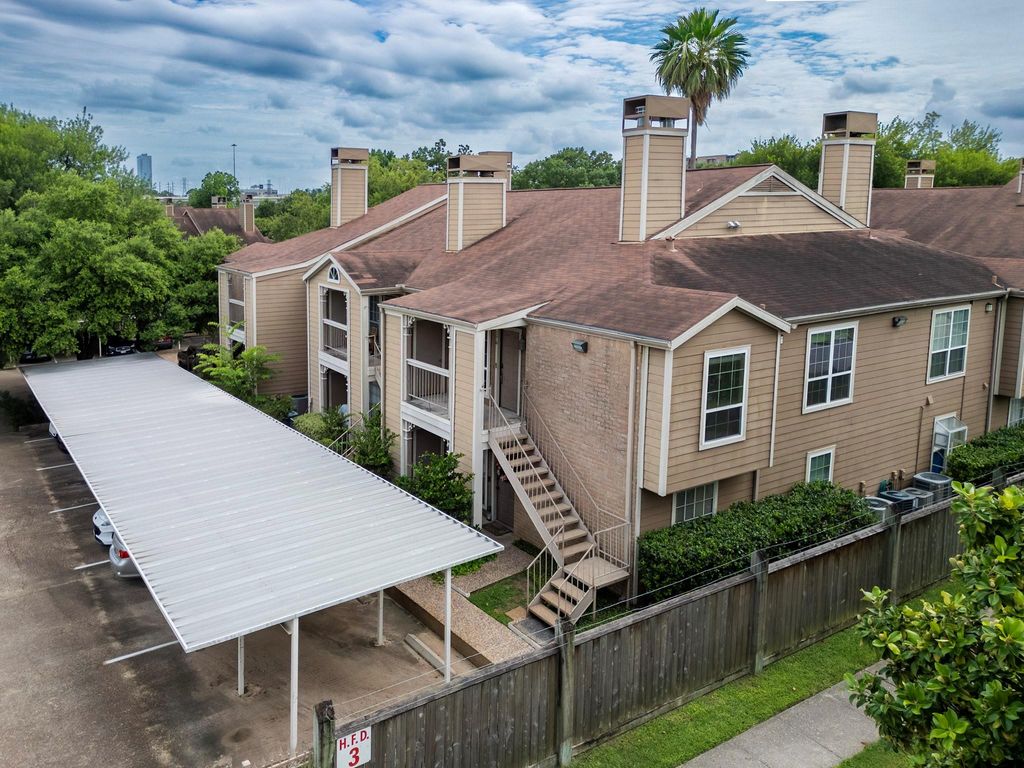 1880 White Oak Drive 176, Houston, TX 77009