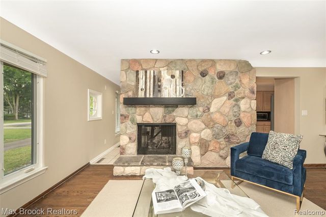 6730 Halyard Road, Bloomfield Hills, MI 48301