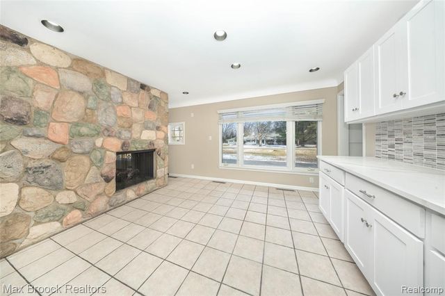 6730 Halyard Road, Bloomfield Hills, MI 48301