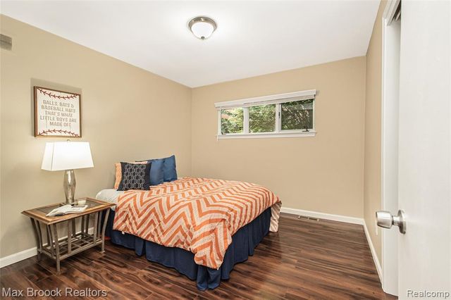 6730 Halyard Road, Bloomfield Hills, MI 48301