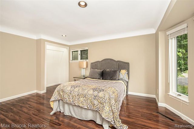 6730 Halyard Road, Bloomfield Hills, MI 48301