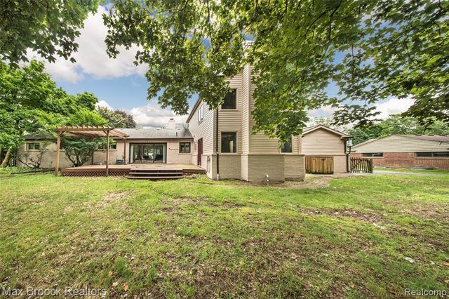 6730 Halyard Road, Bloomfield Hills, MI 48301