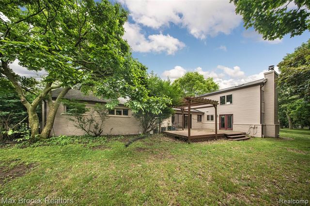 6730 Halyard Road, Bloomfield Hills, MI 48301