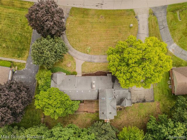 6730 Halyard Road, Bloomfield Hills, MI 48301