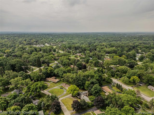 6730 Halyard Road, Bloomfield Hills, MI 48301