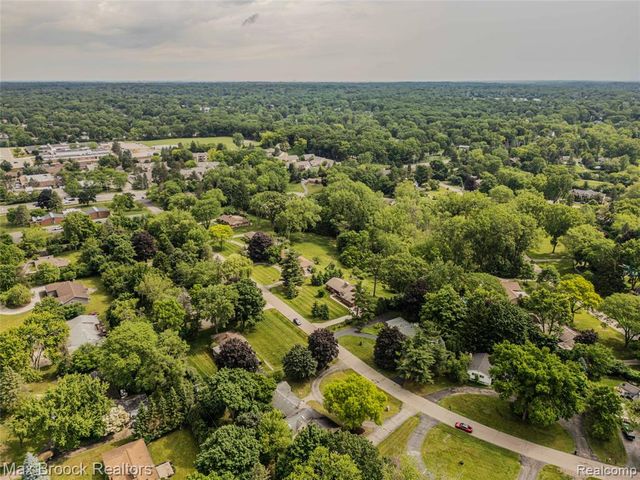 6730 Halyard Road, Bloomfield Hills, MI 48301