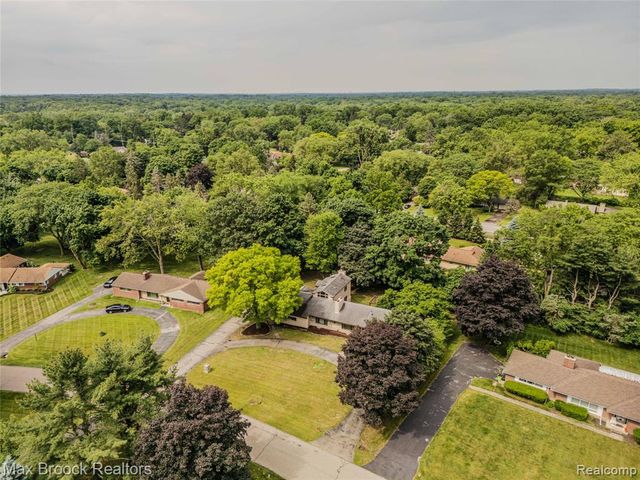 6730 Halyard Road, Bloomfield Hills, MI 48301