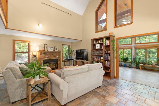 82 Corn Rd, Bolton, MA 01740