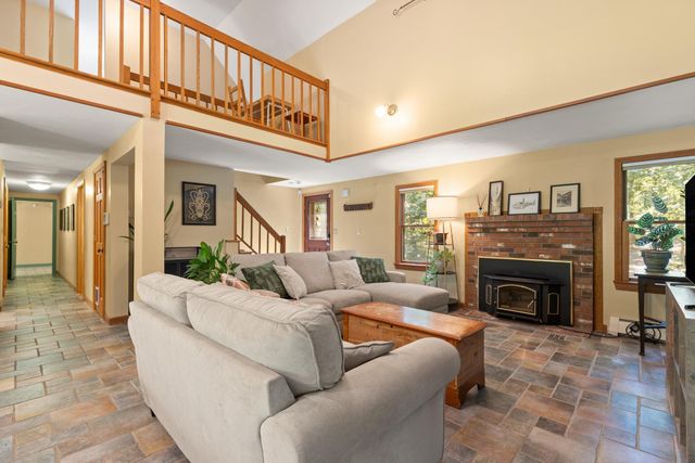 82 Corn Rd, Bolton, MA 01740
