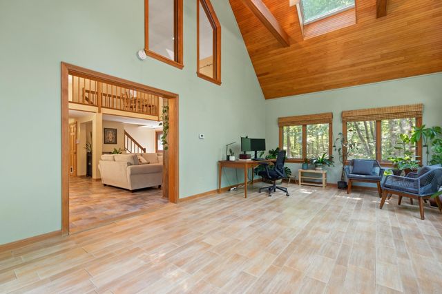 82 Corn Rd, Bolton, MA 01740