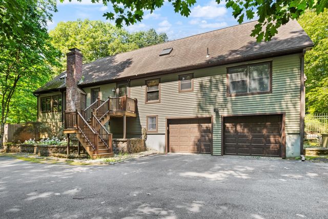 82 Corn Rd, Bolton, MA 01740