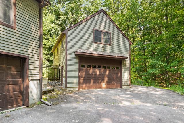 82 Corn Rd, Bolton, MA 01740