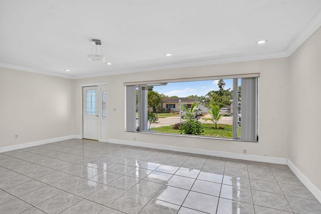 4602 BISON Street, Boca Raton, FL 33428