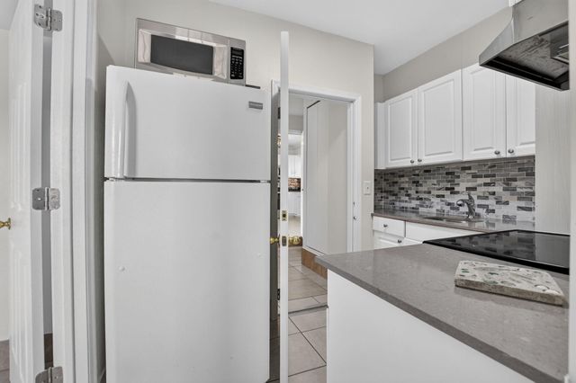 4602 BISON Street, Boca Raton, FL 33428