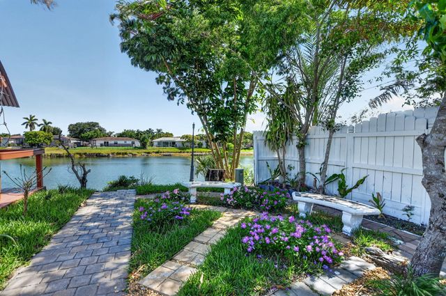 4602 BISON Street, Boca Raton, FL 33428