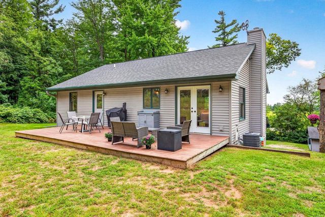 E8566 COUNTY ROAD H, Fremont, WI 54940
