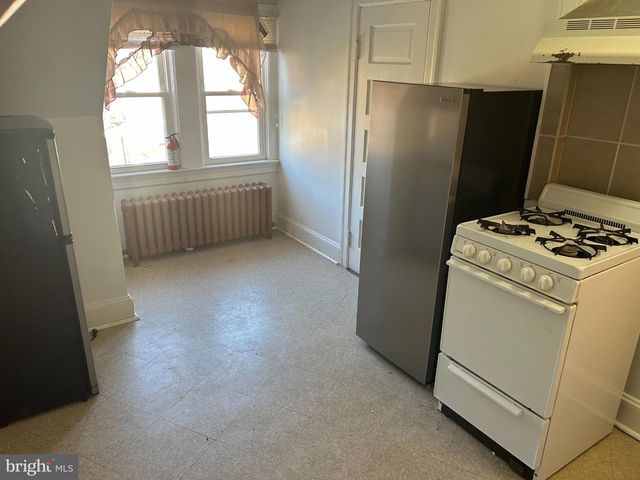 1114 STUYVESANT AVE, Trenton, NJ 08618