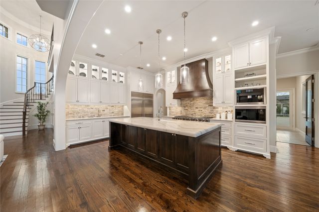 2202 Barcelona Court, Westlake, TX 76262