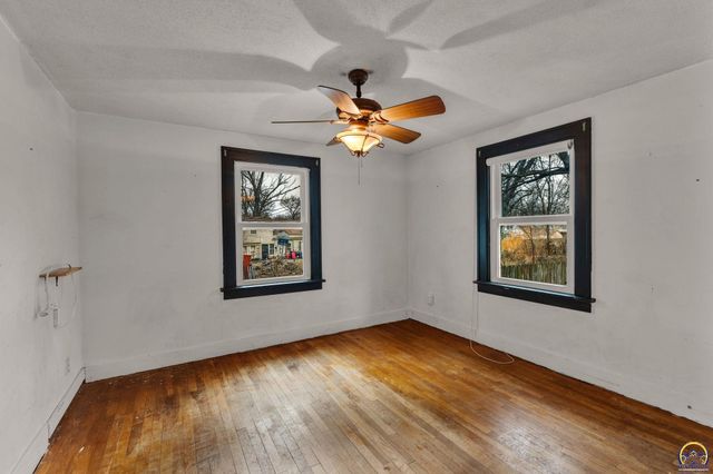 1147 SW Webster AVE, Topeka, KS 66604