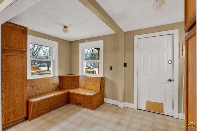 1147 SW Webster AVE, Topeka, KS 66604