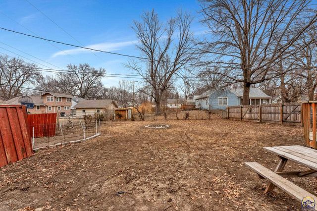 1147 SW Webster AVE, Topeka, KS 66604