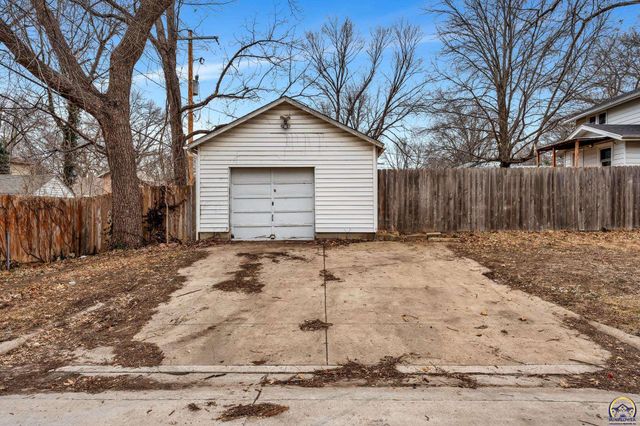 1147 SW Webster AVE, Topeka, KS 66604