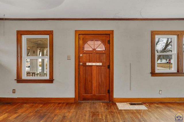 1147 SW Webster AVE, Topeka, KS 66604