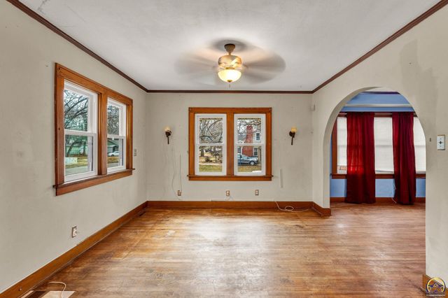 1147 SW Webster AVE, Topeka, KS 66604