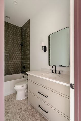515A Continental Dr, Nashville, TN 37209