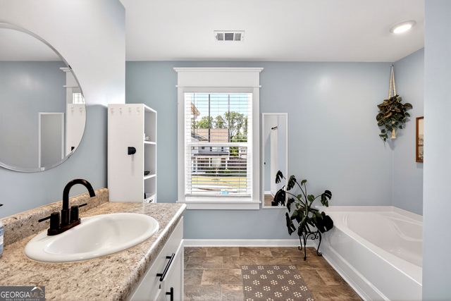 569 Starbuck Parkway, Pendergrass, GA 30567