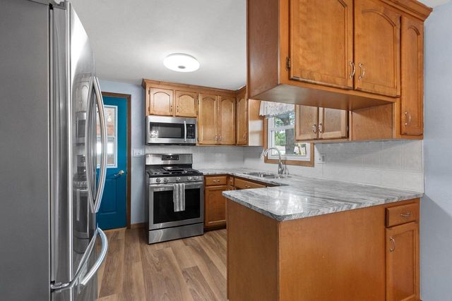 2721 HAZELWOOD LANE, Green Bay, WI 54304
