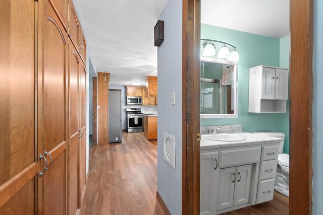 2721 HAZELWOOD LANE, Green Bay, WI 54304