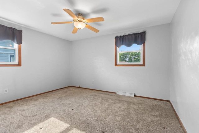 2721 HAZELWOOD LANE, Green Bay, WI 54304