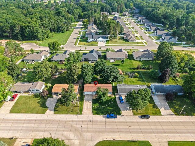 2721 HAZELWOOD LANE, Green Bay, WI 54304