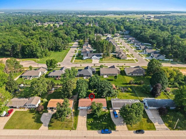 2721 HAZELWOOD LANE, Green Bay, WI 54304