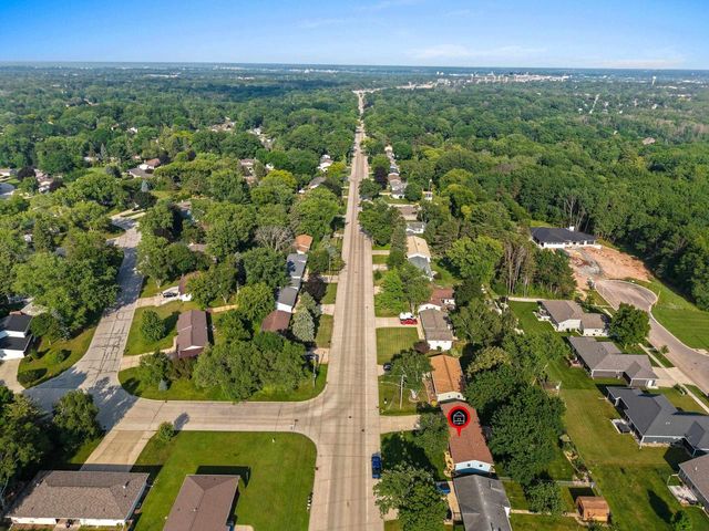 2721 HAZELWOOD LANE, Green Bay, WI 54304